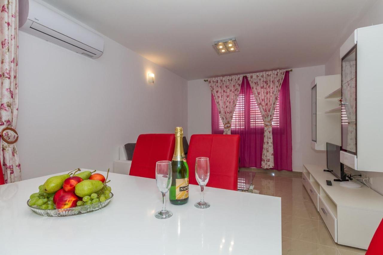Apartments Villa-Ines Center Vodice Exterior photo