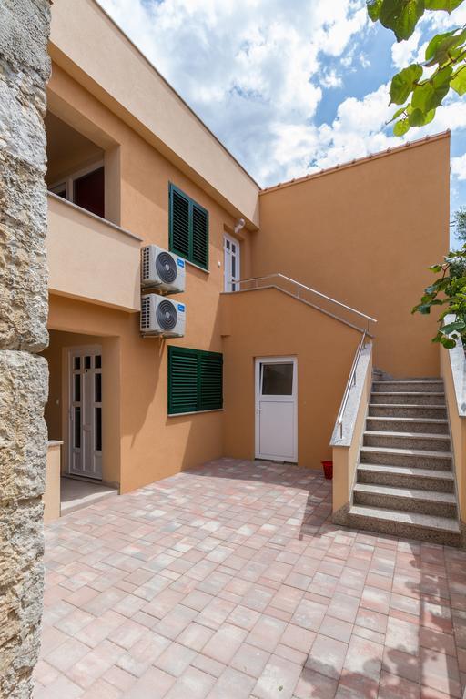 Apartments Villa-Ines Center Vodice Exterior photo
