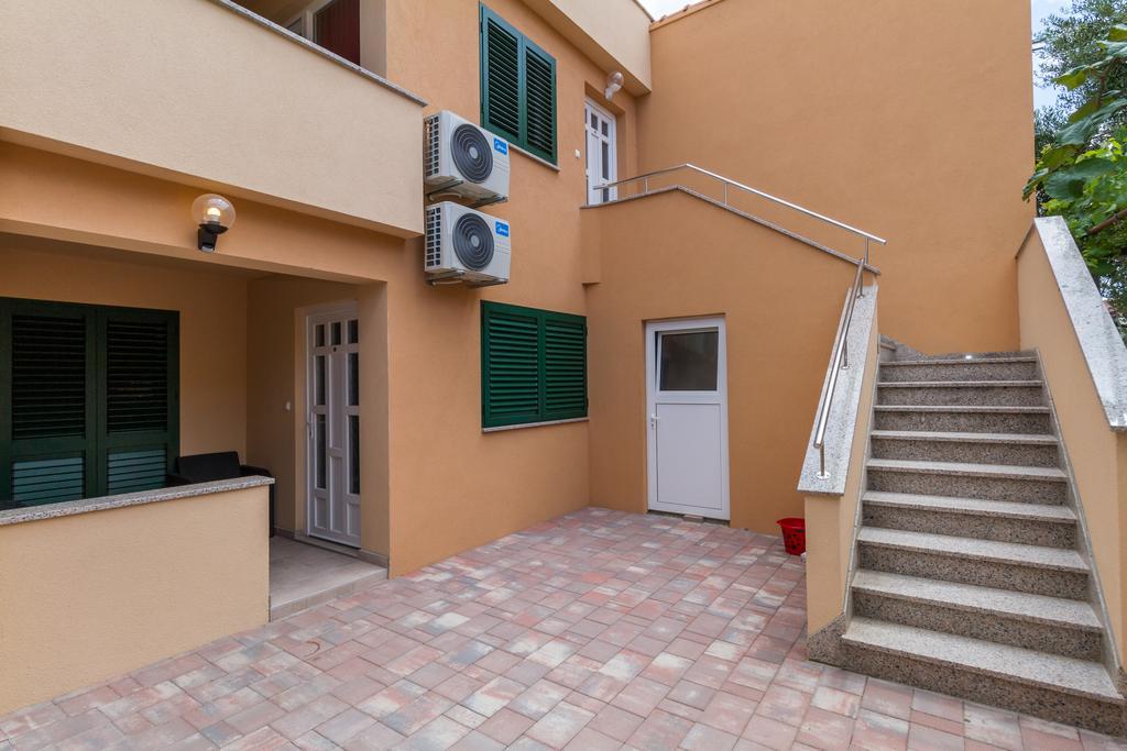 Apartments Villa-Ines Center Vodice Exterior photo